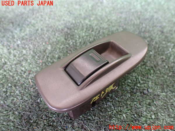 1UPJ-40916245]ハイエースワゴン100系(KZH100G)左前パワーウィンドウスイッチ 中古_m0001.jpg