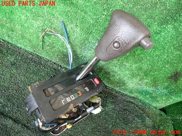 1UPJ-40917555]ハイエースワゴン100系(KZH100G)ATシフトレバー 中古_m0001.jpg