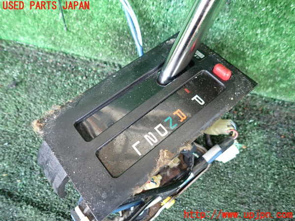 1UPJ-40917555]ハイエースワゴン100系(KZH100G)ATシフトレバー 中古_m0002.jpg