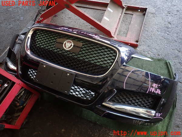 2UPJ-40971010]ジャガー・XF(JB2NA)フロントバンパー 中古_m0001.jpg