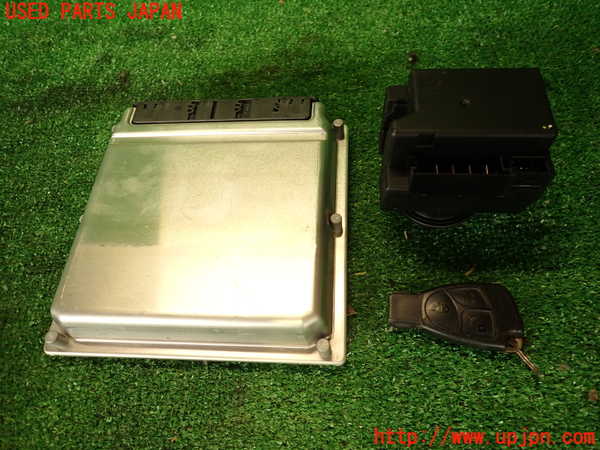 2UPJ-40996110]ベンツ S500 ロング(220175)エンジンコンピューター 中古_m0002.jpg
