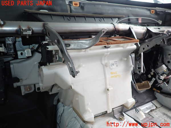 2UPJ-41026081]クラウン エステート(JZS175W)エバポレーター1 中古_m0003.jpg