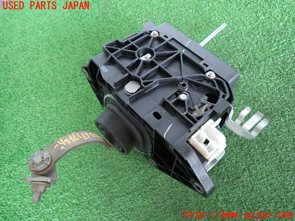 2UPJ-41027555]クラウン エステート(JZS175W)ATシフトレバー 中古_m0002.jpg