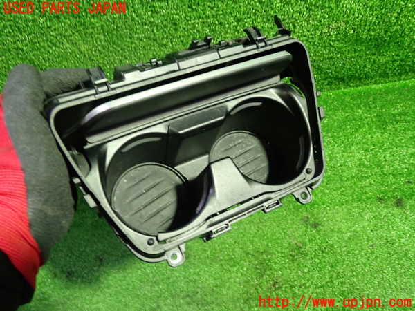 1UPJ-41037810]BMW 640i グランクーペ(6A30)(F06)ドリンクホルダー 中古_m0002.jpg