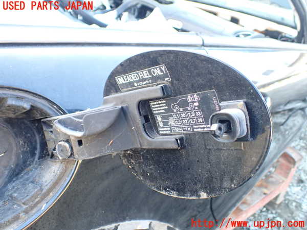 1UPJ-41051690]ベンツ SL500 R230(230475)フューエルリッド 中古_m0003.jpg
