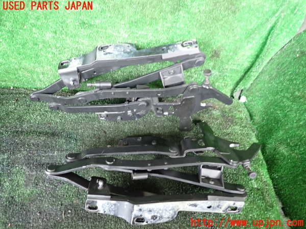 1UPJ-41051513]ベンツ SL500 R230(230475)トランクヒンジ1 ジャンク_m0002.jpg