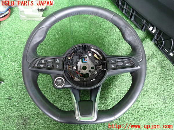 2UPJ-41087855]アルファロメオ・ステルヴィオ(94920)ステアリングホイール 中古_m0001.jpg