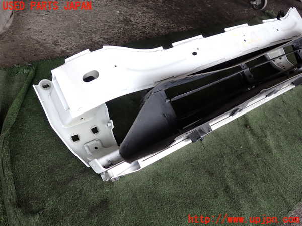 2UPJ-41111014]ジャガー・Eペイス(DF2NA)フロントバンパーホースメント 中古_m0002.jpg
