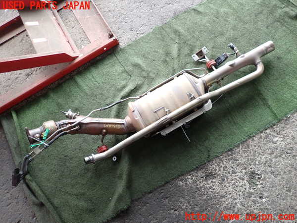2UPJ-41112662]ジャガー・Eペイス(DF2NA)触媒2 中古_m0001.jpg