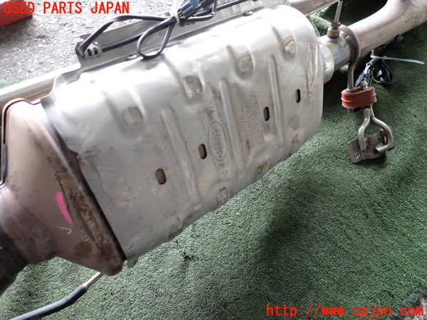 2UPJ-41112662]ジャガー・Eペイス(DF2NA)触媒2 中古_m0003.jpg