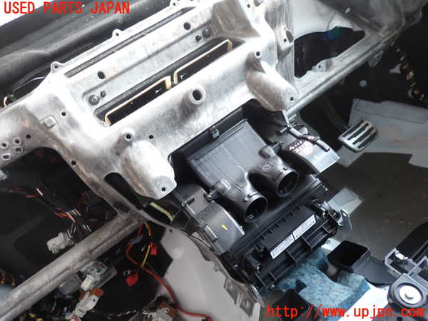 2UPJ-41116081]ジャガー・Eペイス(DF2NA)エバポレーター1 中古_m0001.jpg