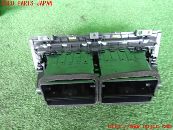 2UPJ-41117526]ジャガー・Eペイス(DF2NA)エアコン吹き出し口1(真中) 中古_m0002.jpg