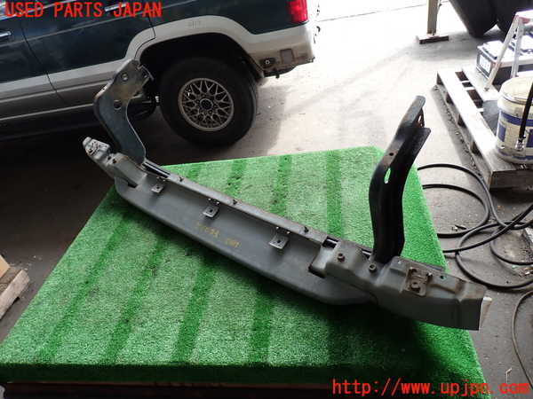 2UPJ-41131014]ビッグホーン(UBS73GW)フロントバンパーホースメント 中古_m0003.jpg
