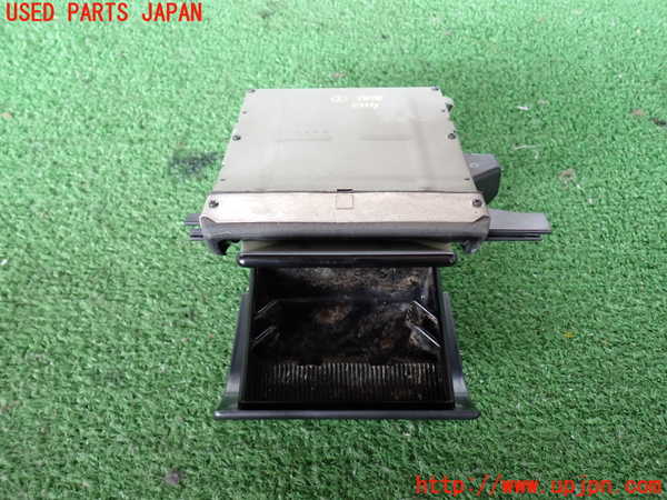 2UPJ-41137821]ビッグホーン(UBS73GW)灰皿1 中古_m0001.jpg
