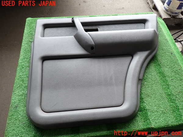2UPJ-41131294]ビッグホーン(UBS73GW)右後ドア内張り 中古_m0001.jpg