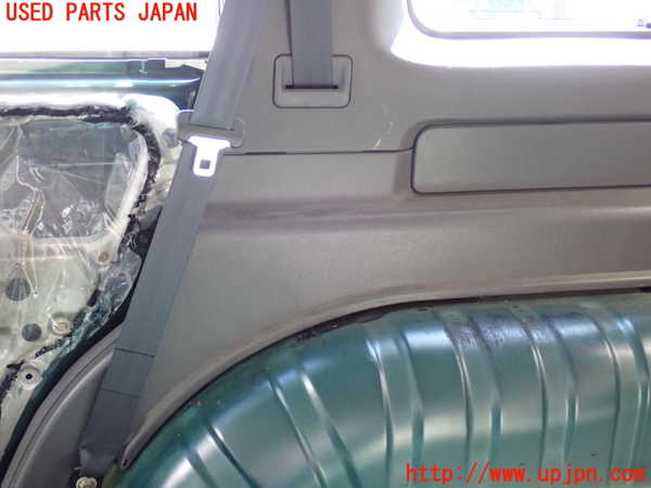 2UPJ-41137675]ビッグホーン(UBS73GW)右リアピラートリム 中古_m0003.jpg