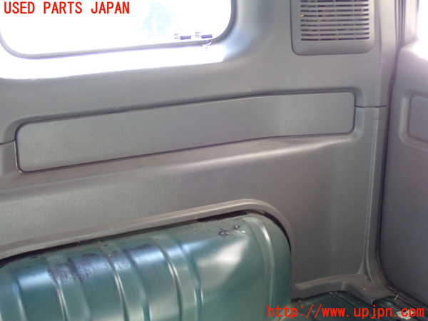 2UPJ-41137675]ビッグホーン(UBS73GW)右リアピラートリム 中古_m0004.jpg