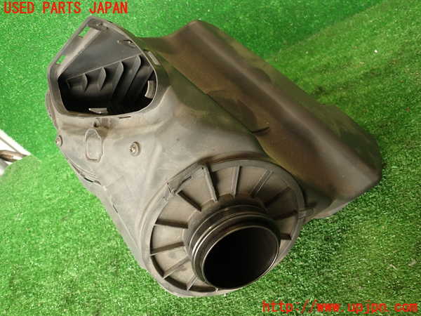 2UPJ-41162560]アウディ・A7 スポーツバック(4GCGWC)エアクリーナーボックス 中古_m0003.jpg