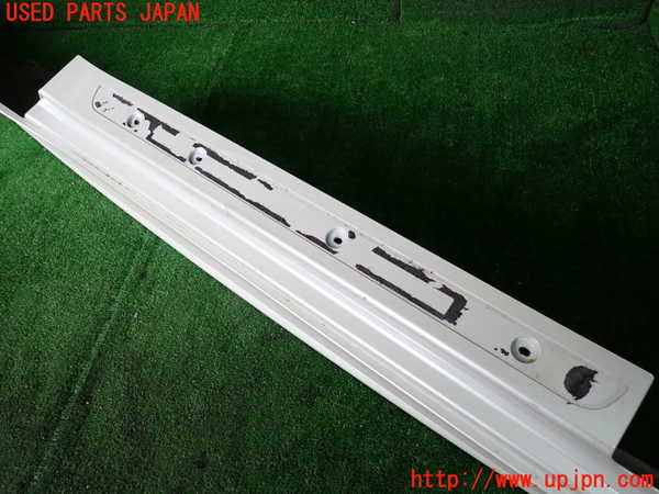 1UPJ-41221390]プジョー・RCZ(T7R5F02)右サイドステップ 中古_m0002.jpg