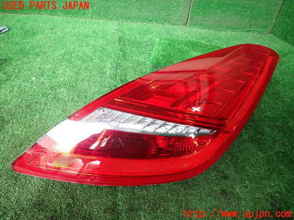 1UPJ-41221530]プジョー・RCZ(T7R5F02)右テールランプ 中古_m0001.jpg