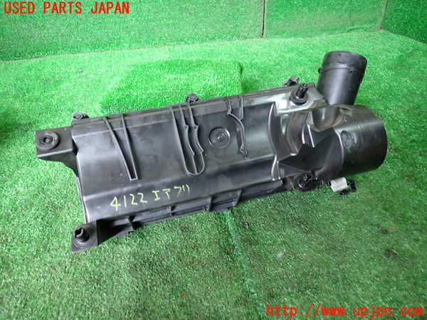 1UPJ-41222560]プジョー・RCZ(T7R5F02)エアクリーナーボックス 中古_m0002.jpg