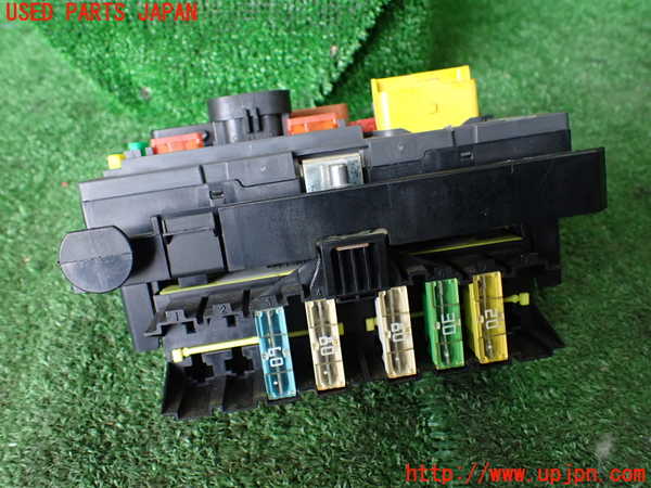 1UPJ-41226741]プジョー・RCZ(T7R5F02)ヒューズボックス1 (EGルーム 助手席側) 中古_m0002.jpg