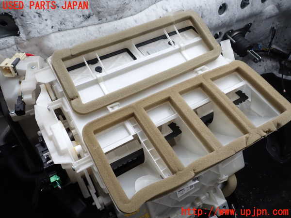 1UPJ-41246081]CX-8(KG2P)エバポレーター1 中古_m0002.jpg