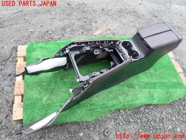 1UPJ-41247540]CX-8(KG2P)センターコンソール 中古_m0001.jpg