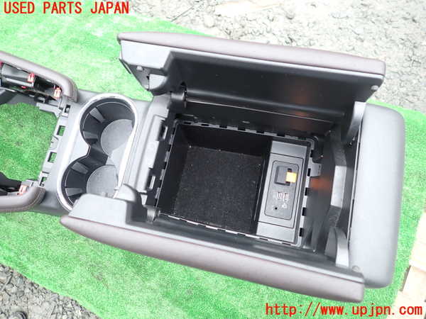 1UPJ-41247540]CX-8(KG2P)センターコンソール 中古_m0003.jpg