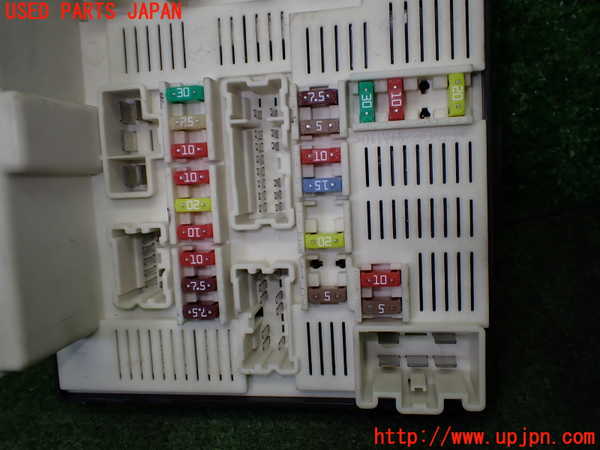 1UPJ-41276741]ルノー・カングー(KWK4M)ヒューズボックス1 中古_m0002.jpg