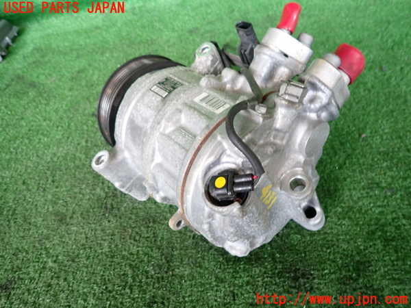 2UPJ-41316025]ベンツ E200 W213(213042C)エアコンコンプレッサー 中古_m0002.jpg