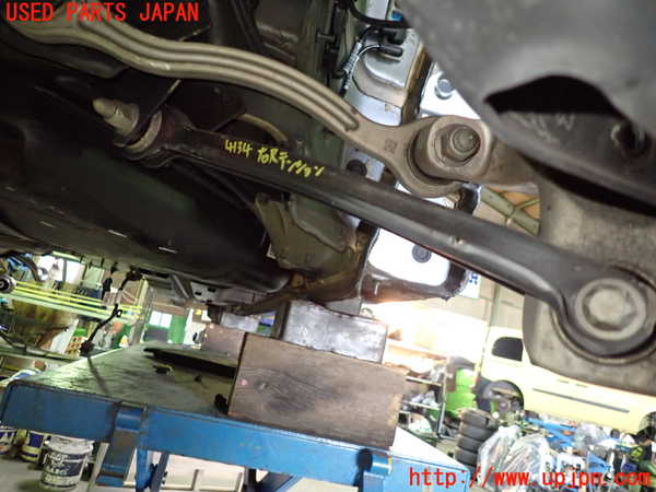 1UPJ-41345325]ベンツ E200 クーペ(238342C)(C238)右リアテンションロッド 中古_m0001.jpg
