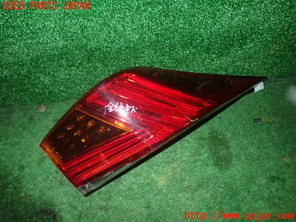 1UPJ-41351530]レクサス・IS200t(ASE30)右テールランプ 中古_m0001.jpg