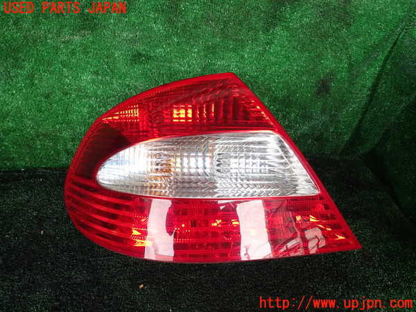 1UPJ-41361536]ベンツ CLK350 カブリオレ(209456)(A209系)左テールランプ 中古_m0001.jpg