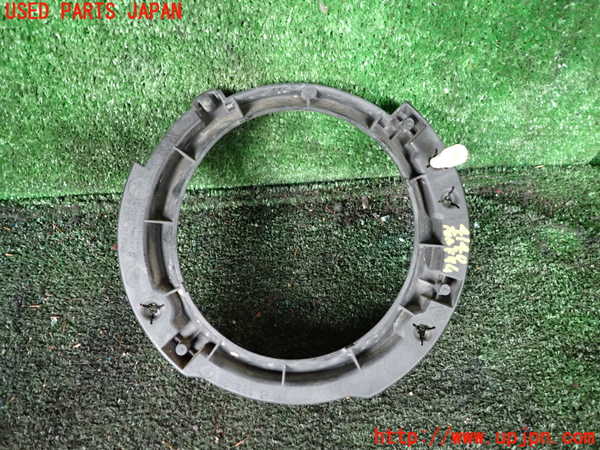 1UPJ-41401140]ジープ・ラングラー アンリミテッド(JK36LR)右ヘッドライトリム 中古_m0001.jpg