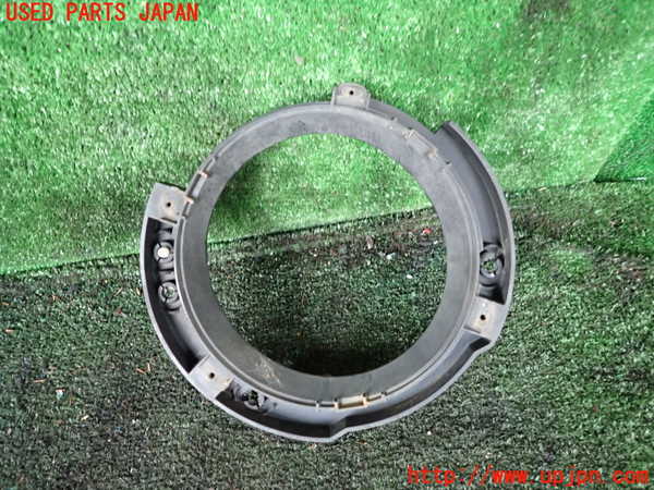 1UPJ-41401140]ジープ・ラングラー アンリミテッド(JK36LR)右ヘッドライトリム 中古_m0002.jpg