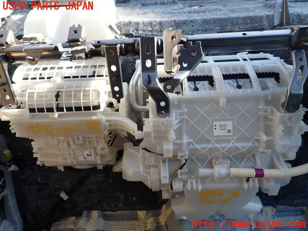 1UPJ-41416081]アルファードハイブリッド(AAHH45W)エバポレーター1 中古_m0001.jpg