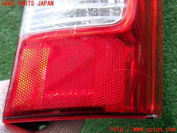 2UPJ-41451530]NV350 キャラバン バン(VW2E26)右テールランプ 中古_m0002.jpg