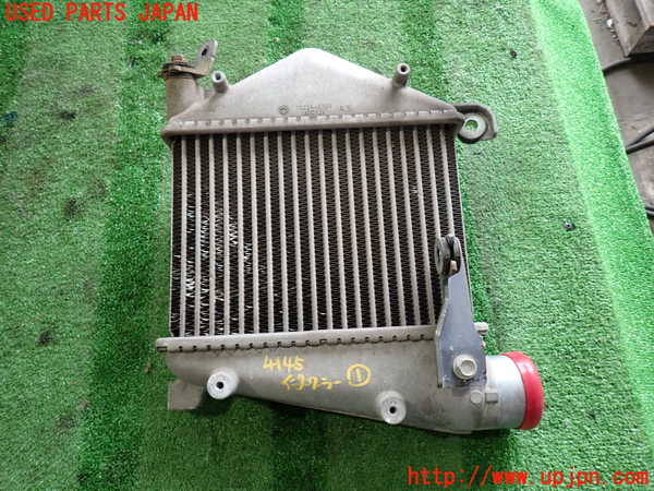 2UPJ-41452451]NV350 キャラバン バン(VW2E26)インタークーラー1 中古 （右側）_m0001.jpg