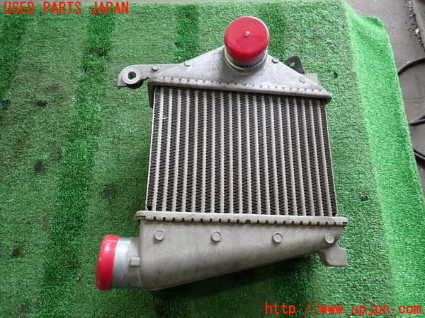 2UPJ-41452451]NV350 キャラバン バン(VW2E26)インタークーラー1 中古 （右側）_m0002.jpg