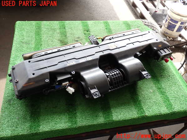 2UPJ-41456082]NV350 キャラバン バン(VW2E26)エバポレーター2 中古　（リア）_m0001.jpg