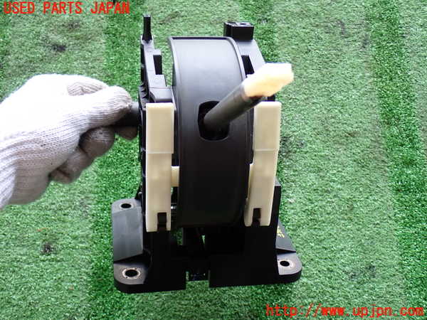 2UPJ-41457555]NV350 キャラバン バン(VW2E26)ATシフトレバー 中古_m0003.jpg