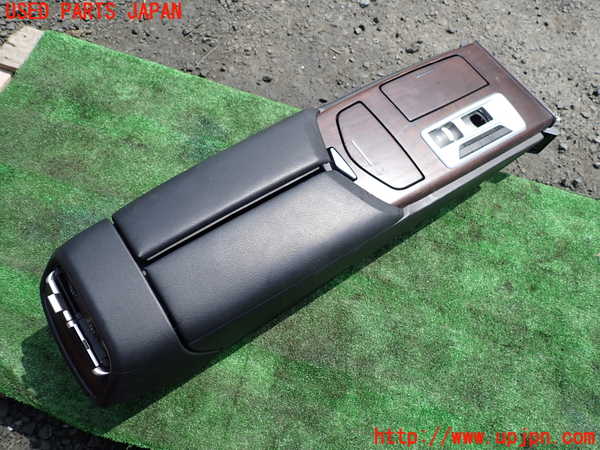1UPJ-41507540]マセラティ・ギブリ(MG30B)センターコンソール 中古_m0001.jpg
