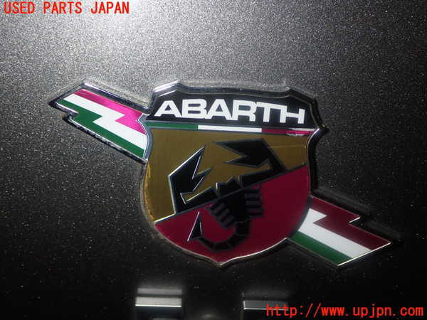 1UPJ-41511632]アバルト・595(31214T)エンブレム2 中古_m0002.jpg