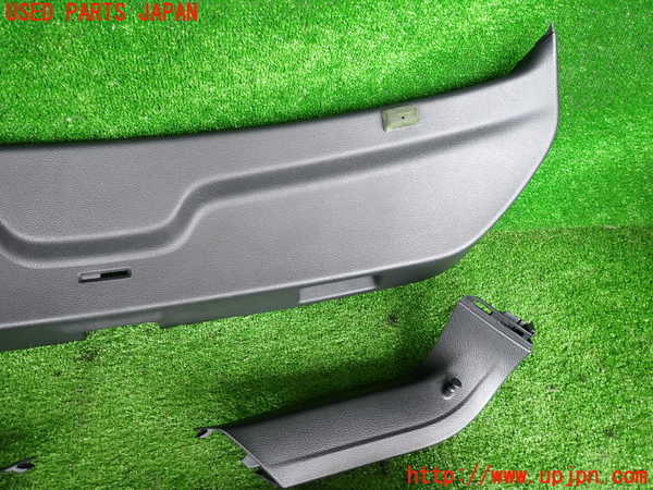 2UPJ-41621578]VW シロッコR(13CDL)バックドア内張り 中古_m0002.jpg