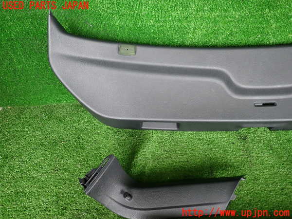 2UPJ-41621578]VW シロッコR(13CDL)バックドア内張り 中古_m0003.jpg