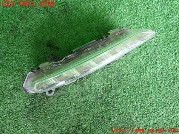 2UPJ-41631150]ベンツ R350 4MATIC W251(251065)右コーナーランプ 中古_m0001.jpg