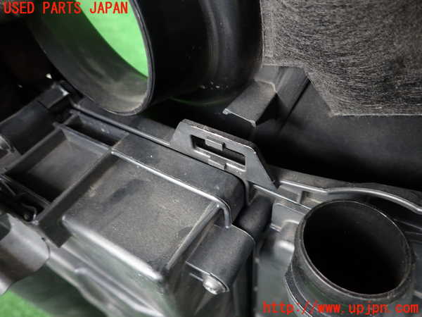 2UPJ-41632560]ベンツ R350 4MATIC W251(251065)エアクリーナーボックス 中古_m0004.jpg