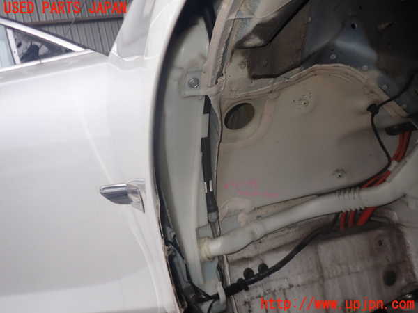 2UPJ-41756791]BMW 740i F01(KA30)ウォッシャータンク1 中古_m0001.jpg