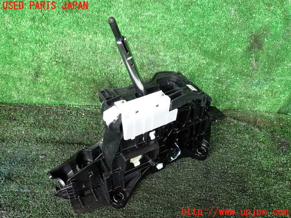 1UPJ-41817555]カムリハイブリッド(AXVH70)ATシフトレバー 中古_m0002.jpg